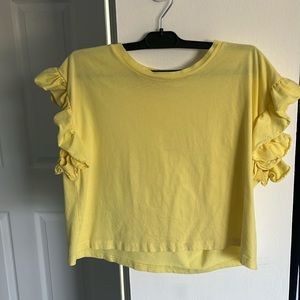 Cute yellow shirt in size S